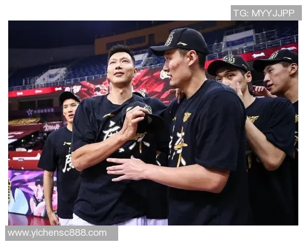 深圳篮球队的阵地战解析：战术布局与球员协作的深度剖析